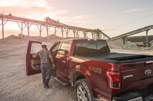 Load image into Gallery viewer, Roll-N-Lock 16-18 Toyota Tacoma Double Cab SB 60-1/2in A-Series Retractable Tonneau Cover